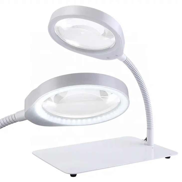 Đèn đọc sách phóng đại